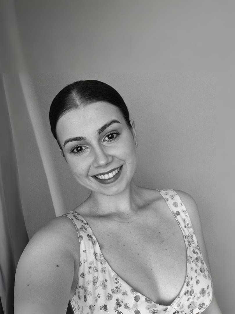 UI/UX Designer & Web Developer Elena Hus